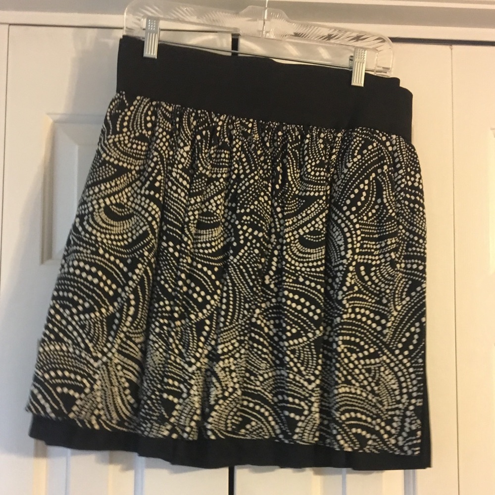 Black and white high waisted skirt